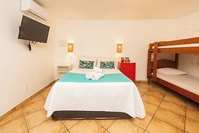 Bamboo Búzios Hostel