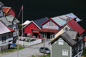 Visit Undredal