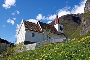 Visit Undredal