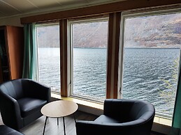 Visit Undredal