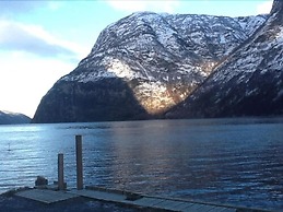 Visit Undredal