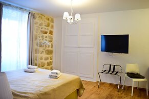 Rilati Old Town Palace