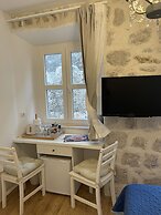 Rilati Old Town Palace