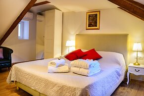 Rilati Old Town Palace