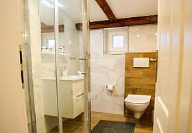 Rilati Old Town Palace