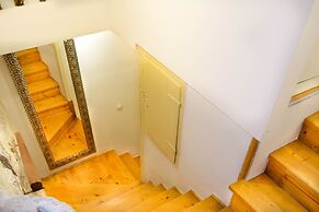 Rilati Old Town Palace