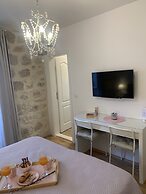 Rilati Old Town Palace