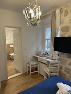 Rilati Old Town Palace