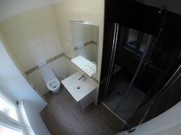 Rilati Old Town Palace