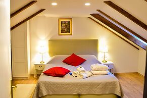 Rilati Old Town Palace