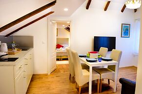 Rilati Old Town Palace