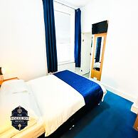 Sandhurst Hotel