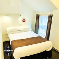 Sandhurst Hotel
