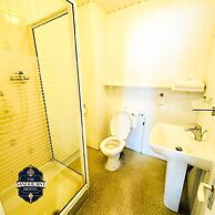 Sandhurst Hotel