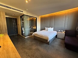 Travel Light Hotel