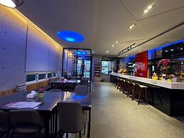 Travel Light Hotel
