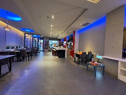 Travel Light Hotel