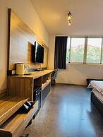 Travel Light Hotel
