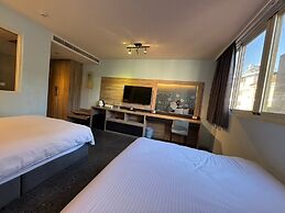 Travel Light Hotel
