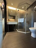 Travel Light Hotel