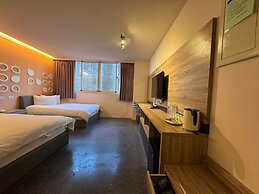 Travel Light Hotel