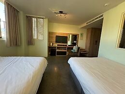 Travel Light Hotel