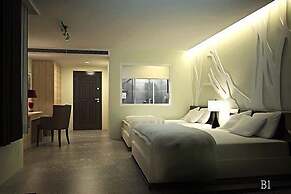 Travel Light Hotel