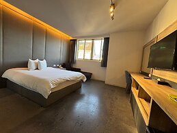 Travel Light Hotel