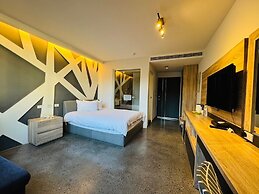 Travel Light Hotel