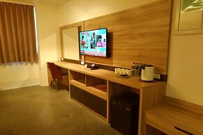 Travel Light Hotel