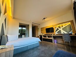 Travel Light Hotel