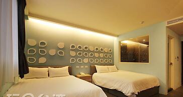 Travel Light Hotel