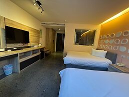 Travel Light Hotel