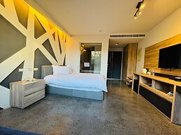 Travel Light Hotel