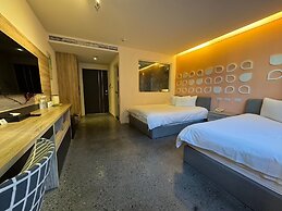 Travel Light Hotel