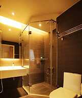 Travel Light Hotel
