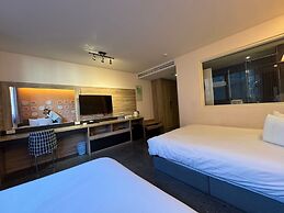 Travel Light Hotel