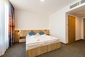 Akadémia Hotel