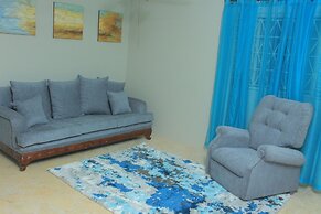 Kingston Guest Apt at Oakland