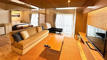 Sky Cucule Ishigakijima