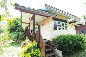 Baan Suanjarean Resort