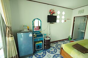 Baan Suanjarean Resort