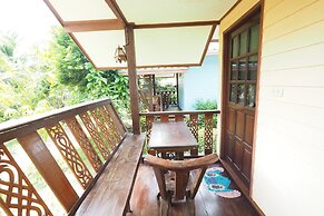 Baan Suanjarean Resort