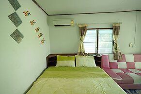 Baan Suanjarean Resort