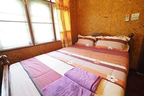 Baan Suanjarean Resort