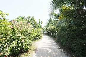 Baan Suanjarean Resort