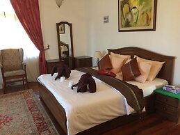 Norfolk Heritage Airport Villa