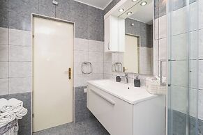 Apartments and Room Lora