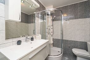 Apartments and Room Lora