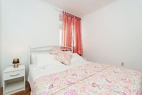 Apartments and Room Lora